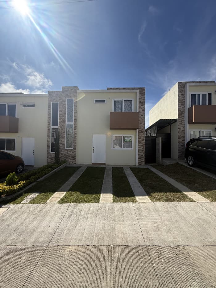 Casa semi amueblada en renta Bosques de Pinula  - foto 1