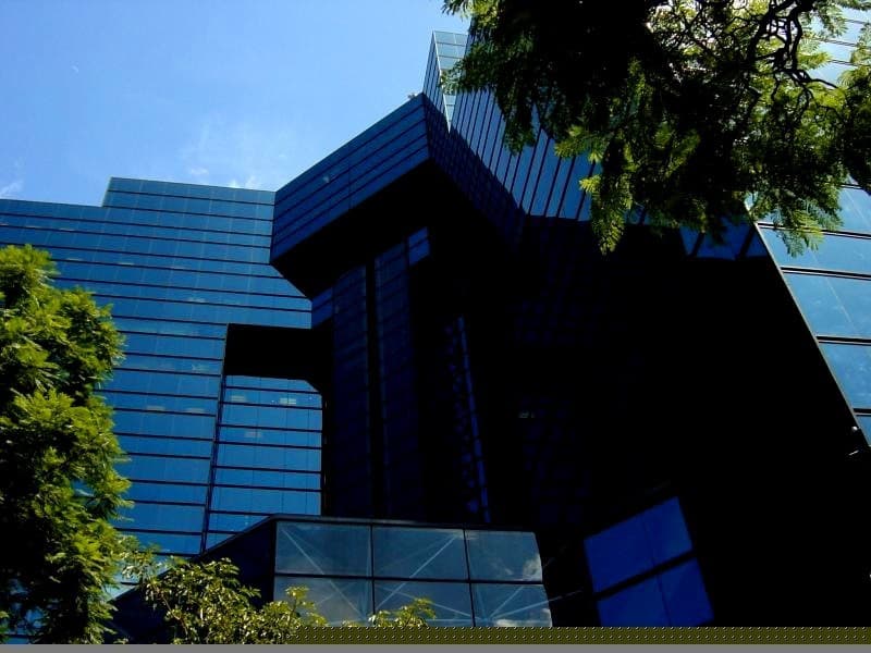 Alquiler Oficina en Zona 10 Edificio  Atlantis  - foto 1