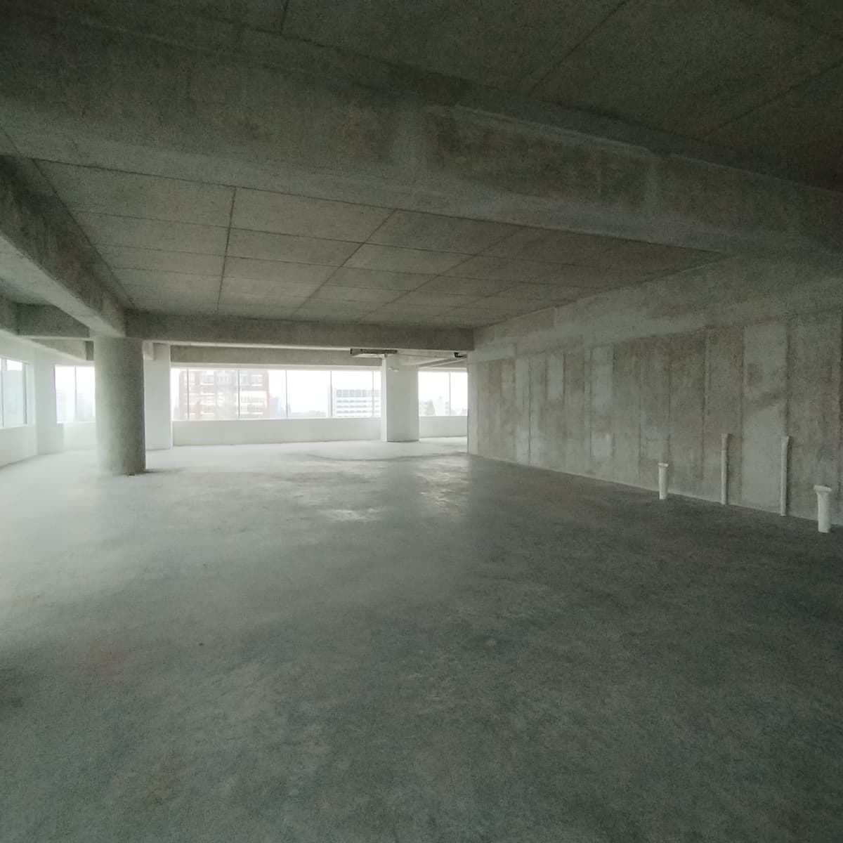 Oficina de 1,116Mts2 en Renta en la zona 9 Obra Gris - foto 1
