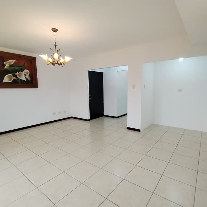 Casa en Venta para INVERSIÓN en Zona 16  - foto 1