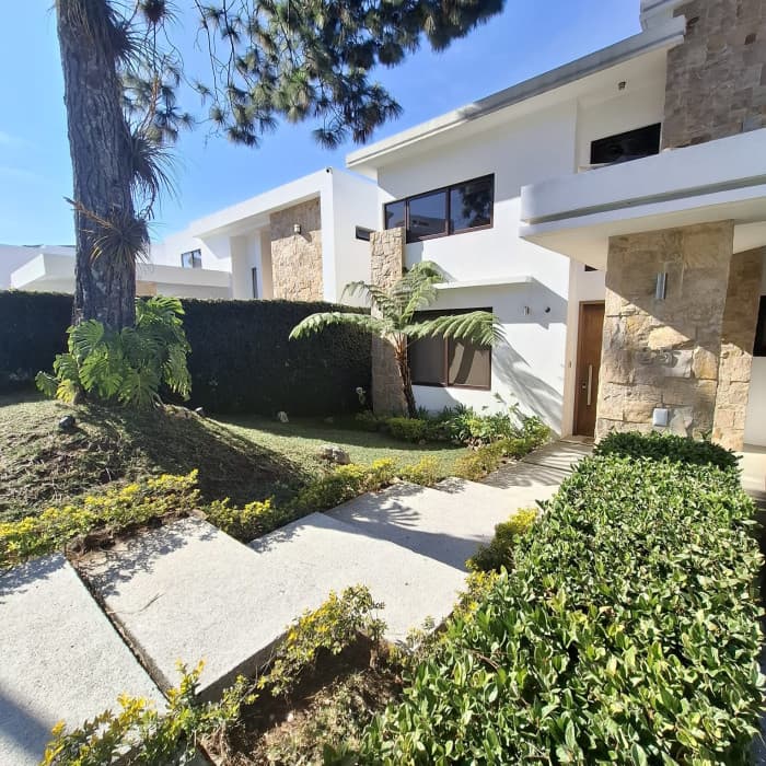 Casa de venta en Lomas de San Isidro Zona 16 - foto 1