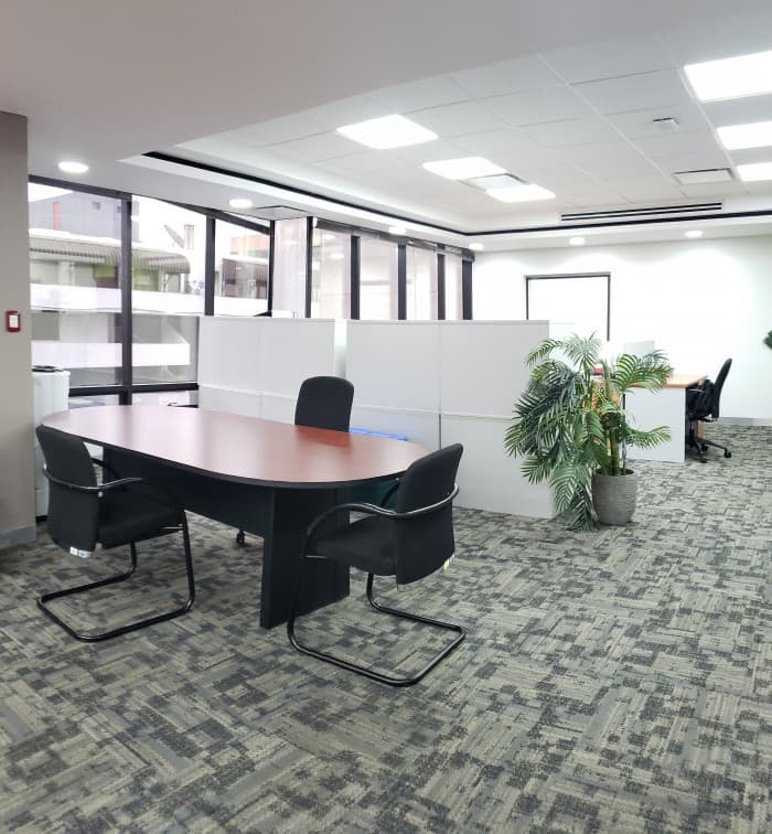 Oficina en venta zona 10 NIVEL COMPLETO inversión  - foto 1