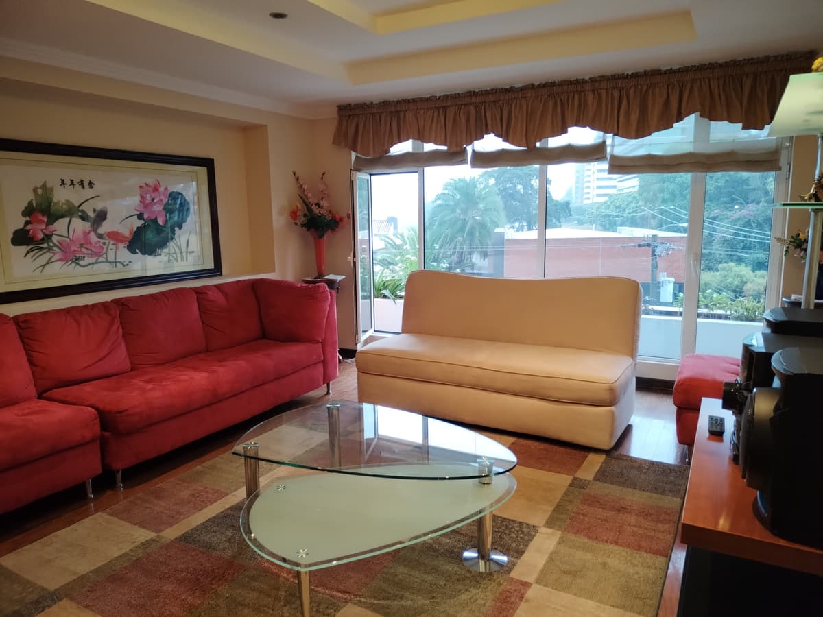 Apartamento en venta zona 10 con 3 habitaciones  - foto 1