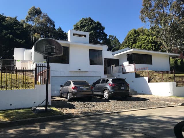 Casa en renta o venta Km 16.5 Fraijanes Guatemala - foto 1