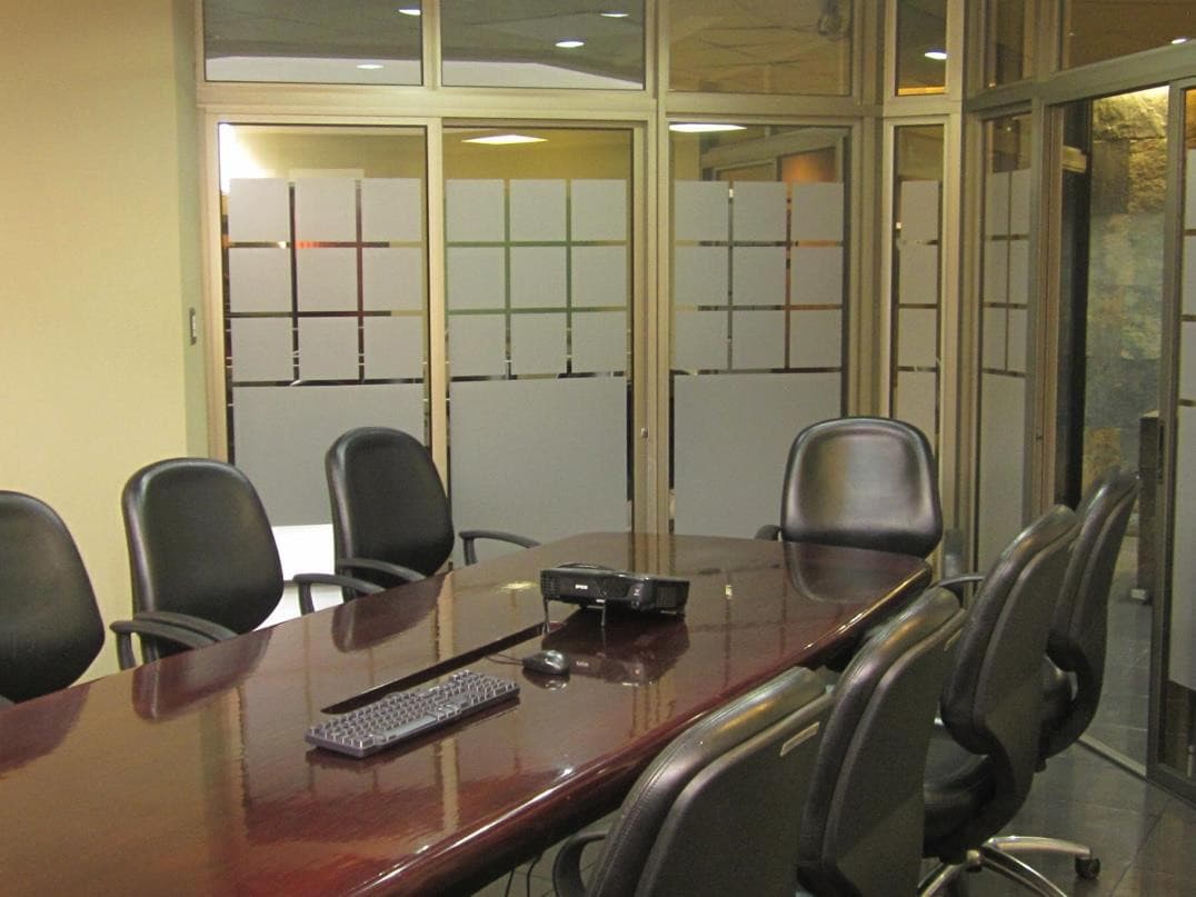 En Venta oficina construcción en zona 9 Reforma - foto 1