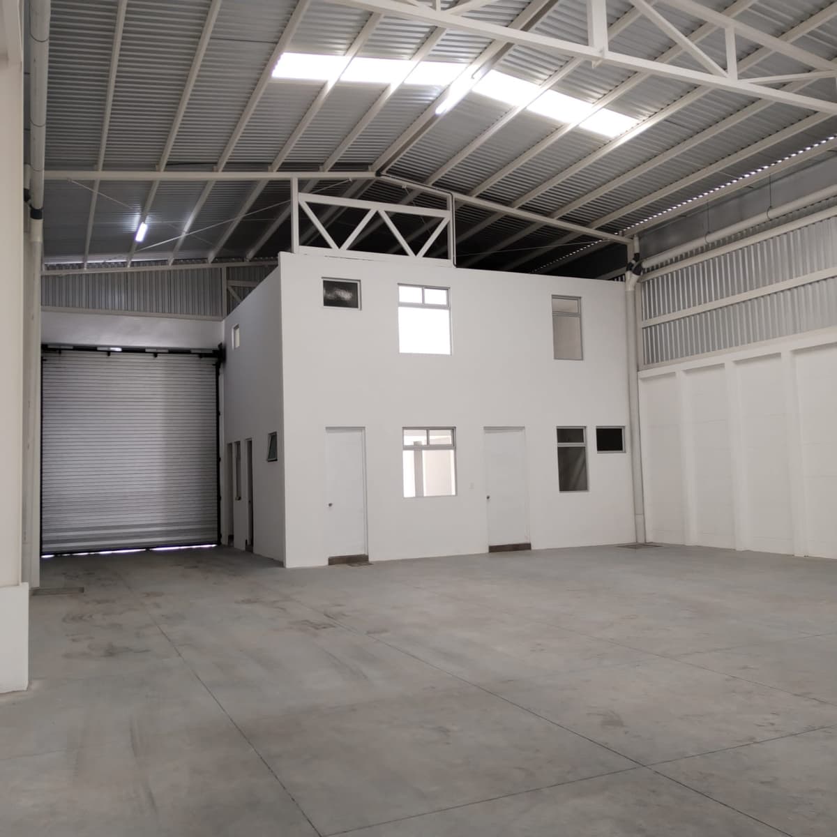 Ofibodega en renta NUEVA en Carretera al Salvador  - foto 1