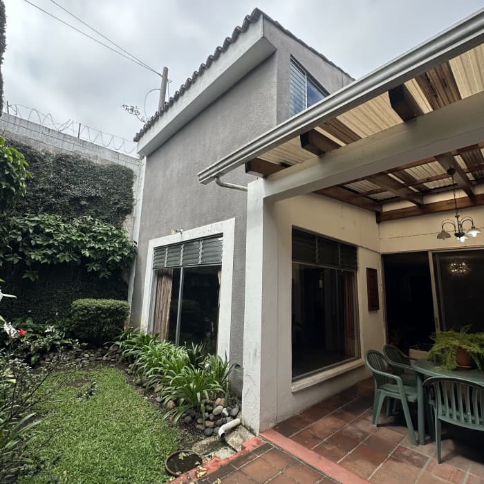Casa en venta dentro de condominio en la zona 12 - foto 1