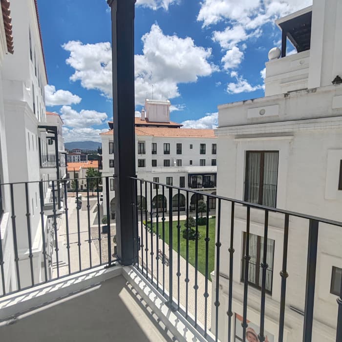 Apartamento en renta en Lirios de Cayala zona 16 - foto 1