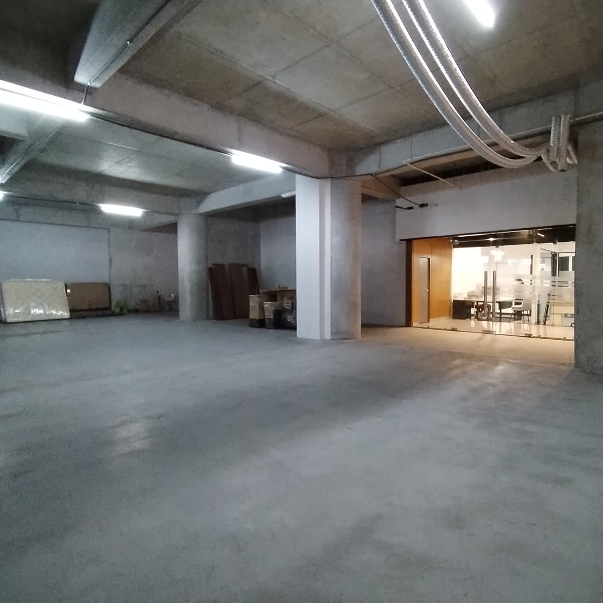 Local Comercial en zona 9 sobre la Reforma  - foto 1