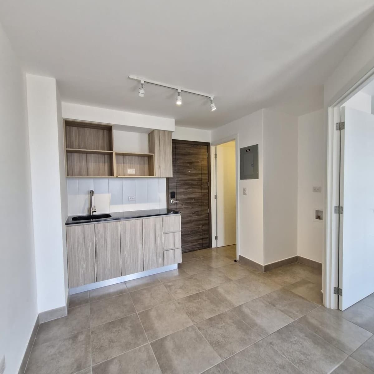 Apartamento en VENTA Y RENTA en zona 2 Ciudad Nueva  - foto 1