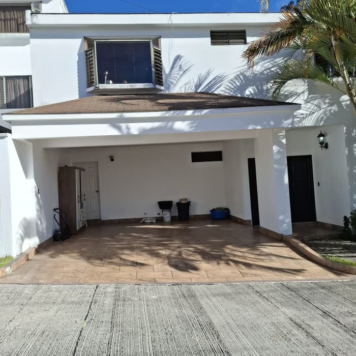 Casa Amueblada en Venta o Renta Bulevar San Cristóbal - foto 1