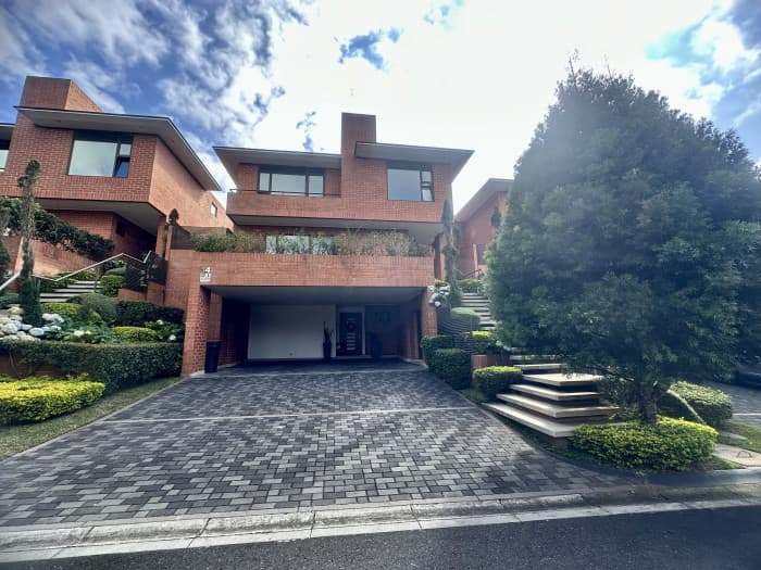 Espectacular y amplia casa venta residencias Concepción - foto 1