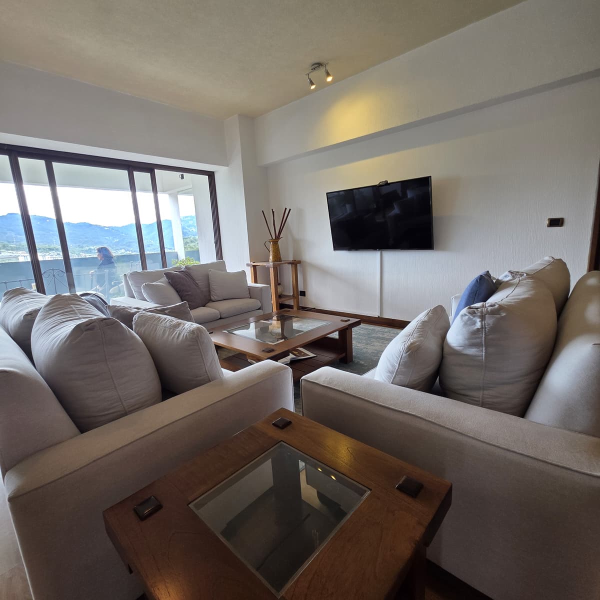 Apartamento amueblado en alquiler zona 14 - foto 1