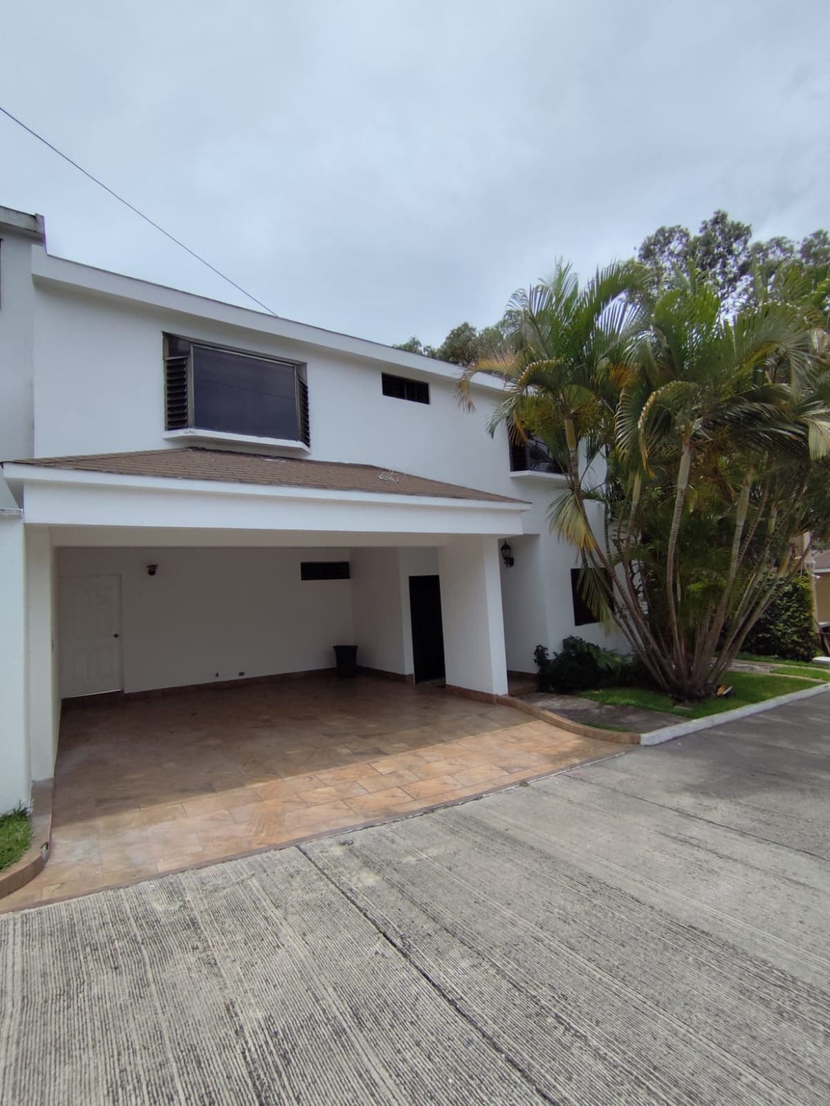 Casa en Renta en Bulevar San Cristóbal Zona 8 de Mixco - foto 1