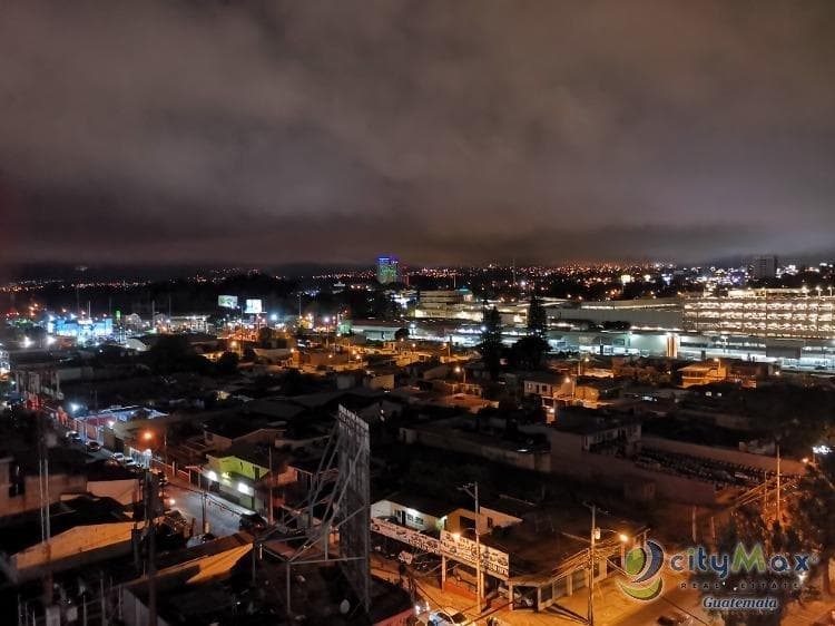 Oficina en renta en zona 7 sobre Calzada San Juan - foto 4