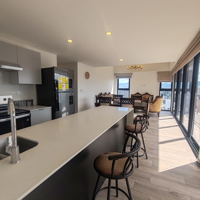 Apartamento Amueblado en Renta en Zona 11 Altaire - foto 2
