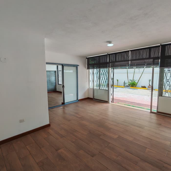 Casa ideal Oficinas en Renta zona 14  - foto 18
