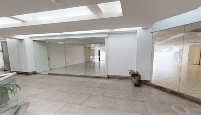 Local comercial en renta en zona 10 Murano Center - foto 4