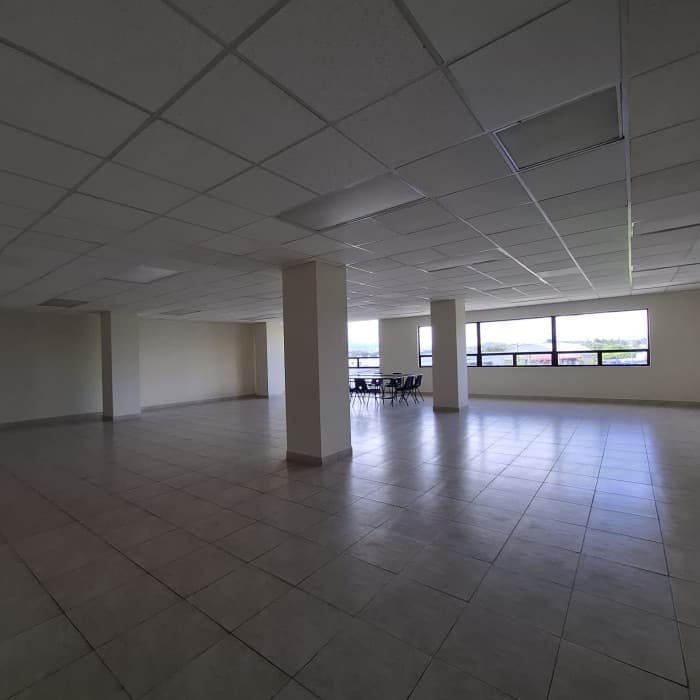 Oficina comercial en renta en Edificio de la Zona 13 - foto 2
