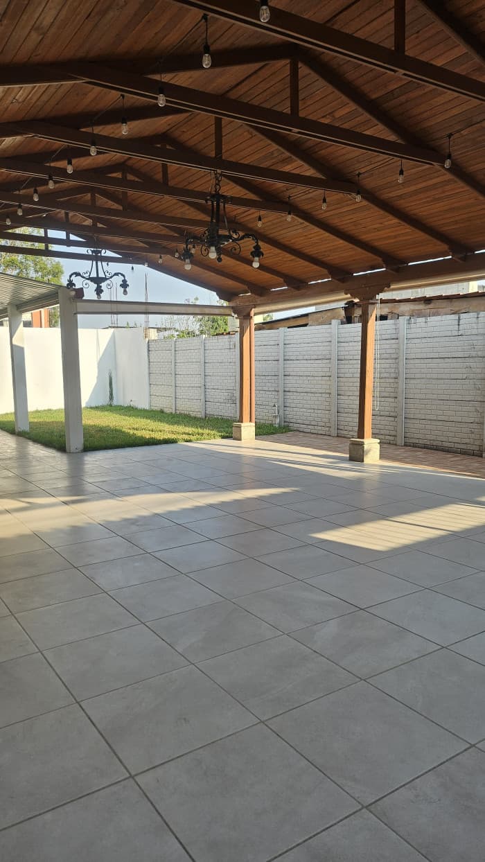 Local Comercial en Renta en Pinares San Cristóbal Guate - foto 3