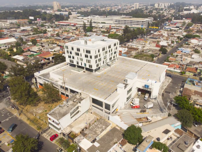 Local comercial en renta en zona 7 Calzada San Juan - foto 4