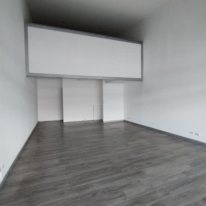 Local comercial en 20 calle zona 10 cerca a CC Pradera  - foto 2