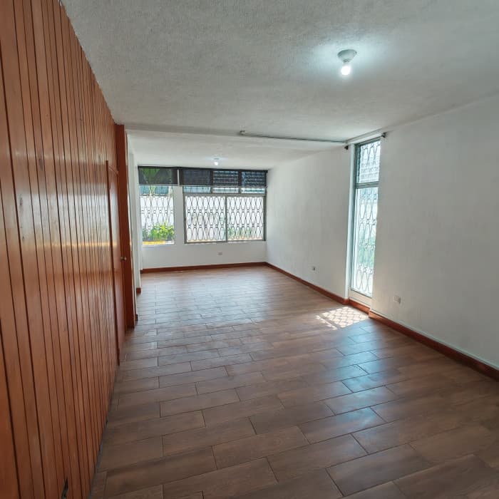 Casa ideal Oficinas en Renta zona 14  - foto 27