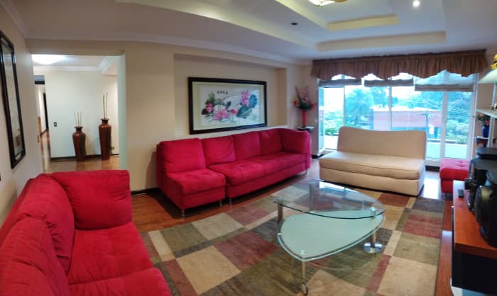 Apartamento en venta zona 10 con 3 habitaciones  - foto 2