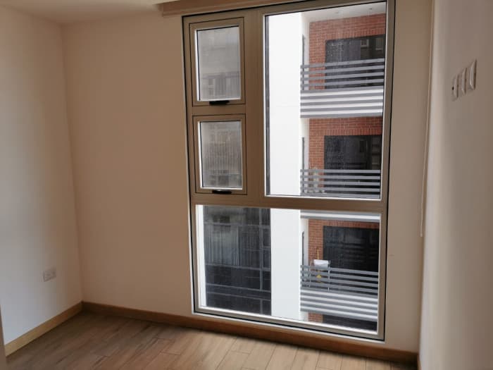 Apartamento en renta en zona 10 de 2 habitaciones  - foto 7