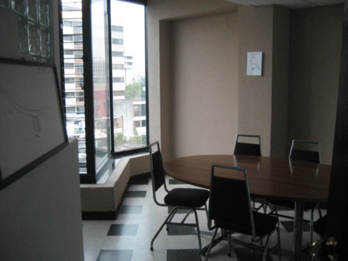 Oficina en venta cerca de calle MONTUFAR zona 9 - foto 3