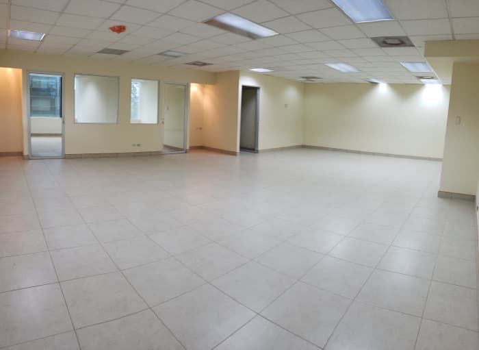 Oficina en Renta o Venta Edificio Europlaza Zona 14 - foto 2
