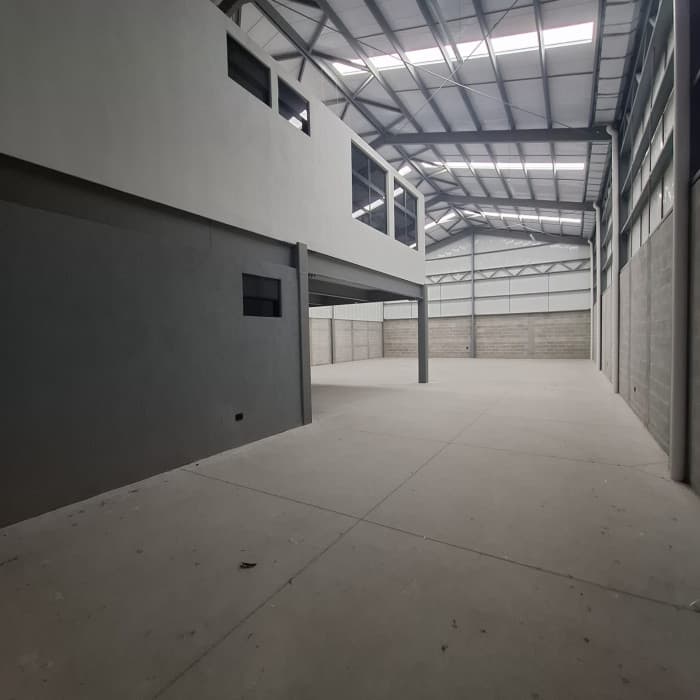 Ofibodegas de 406.10 m2 en Renta en Villa Canales NUEVA - foto 3