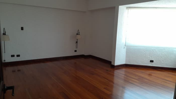 Amplio e iluminado apartamento en renta en Zona 15 - foto 4