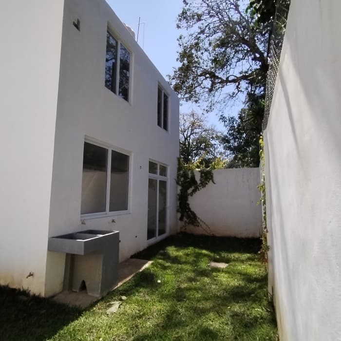 Casa en venta km 30.5 carretera Santa Elena Barillas - foto 2