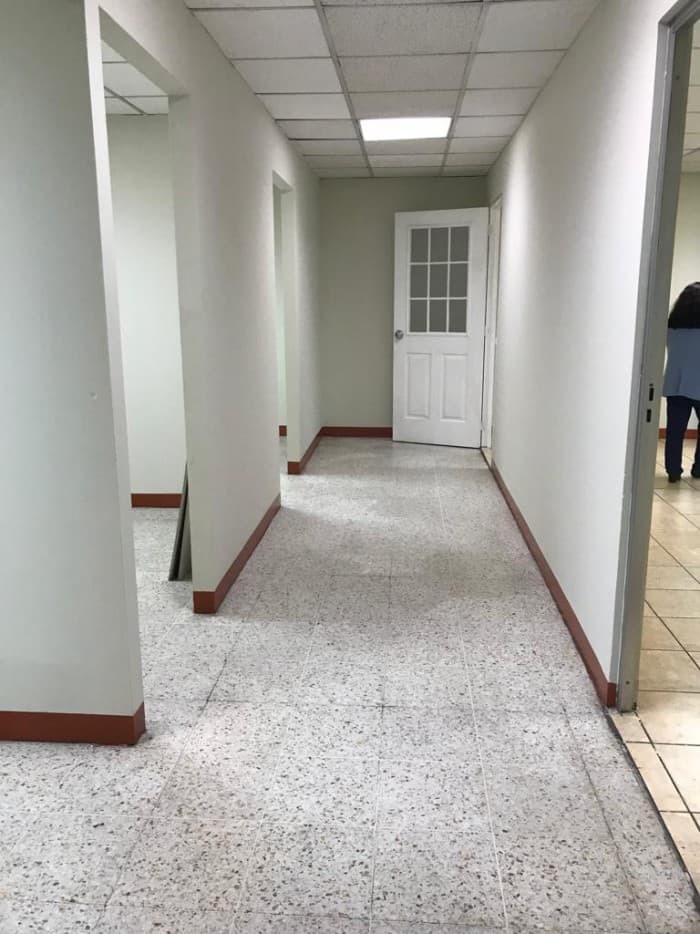 Oficina en Venta zona 9 Avenida Reforma - foto 2