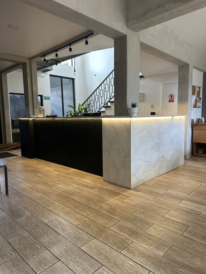 Casa ideal para oficinas en venta y renta Zona 10 - foto 3