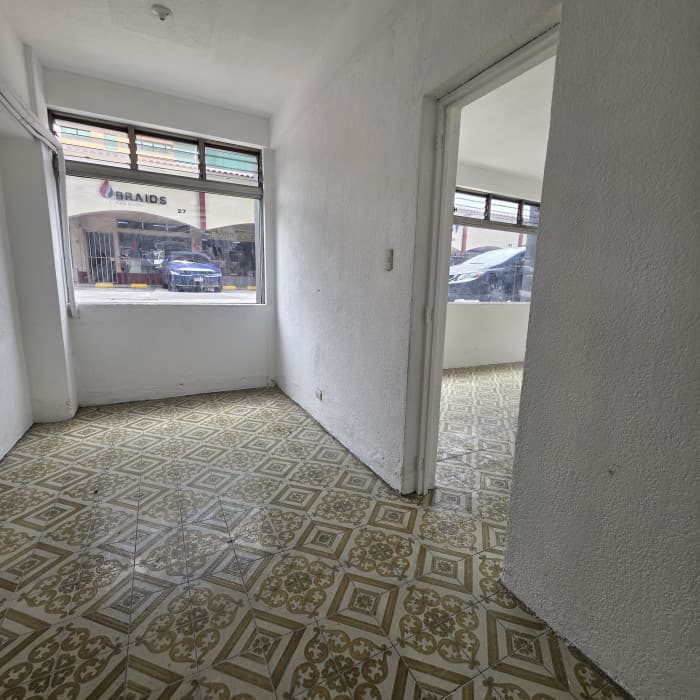 Local Comercial RENTA Zona 13 Av. Las Américas - foto 5