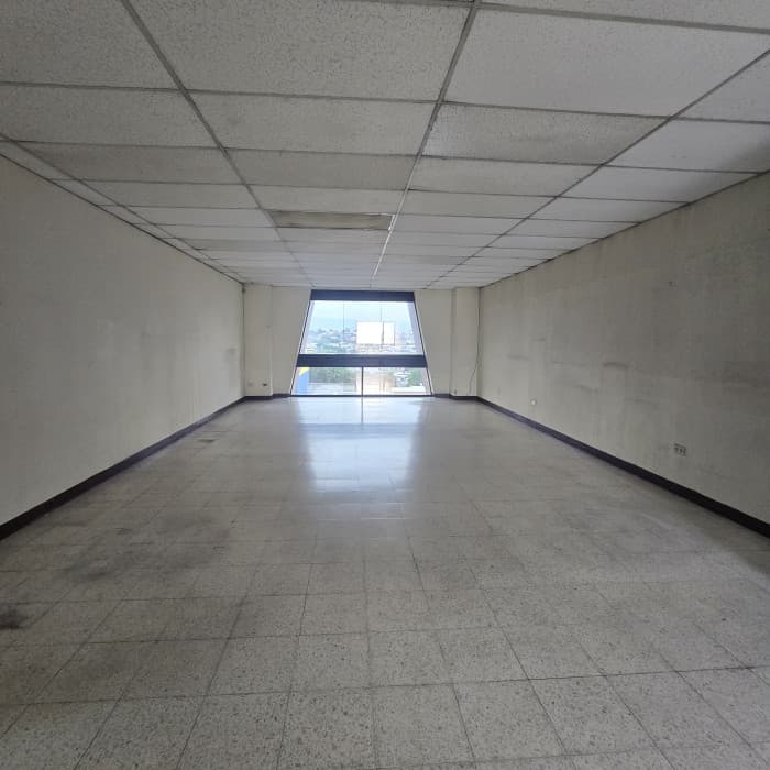 Oficina en alquiler zona 9 cerca estacion transmetro - foto 3