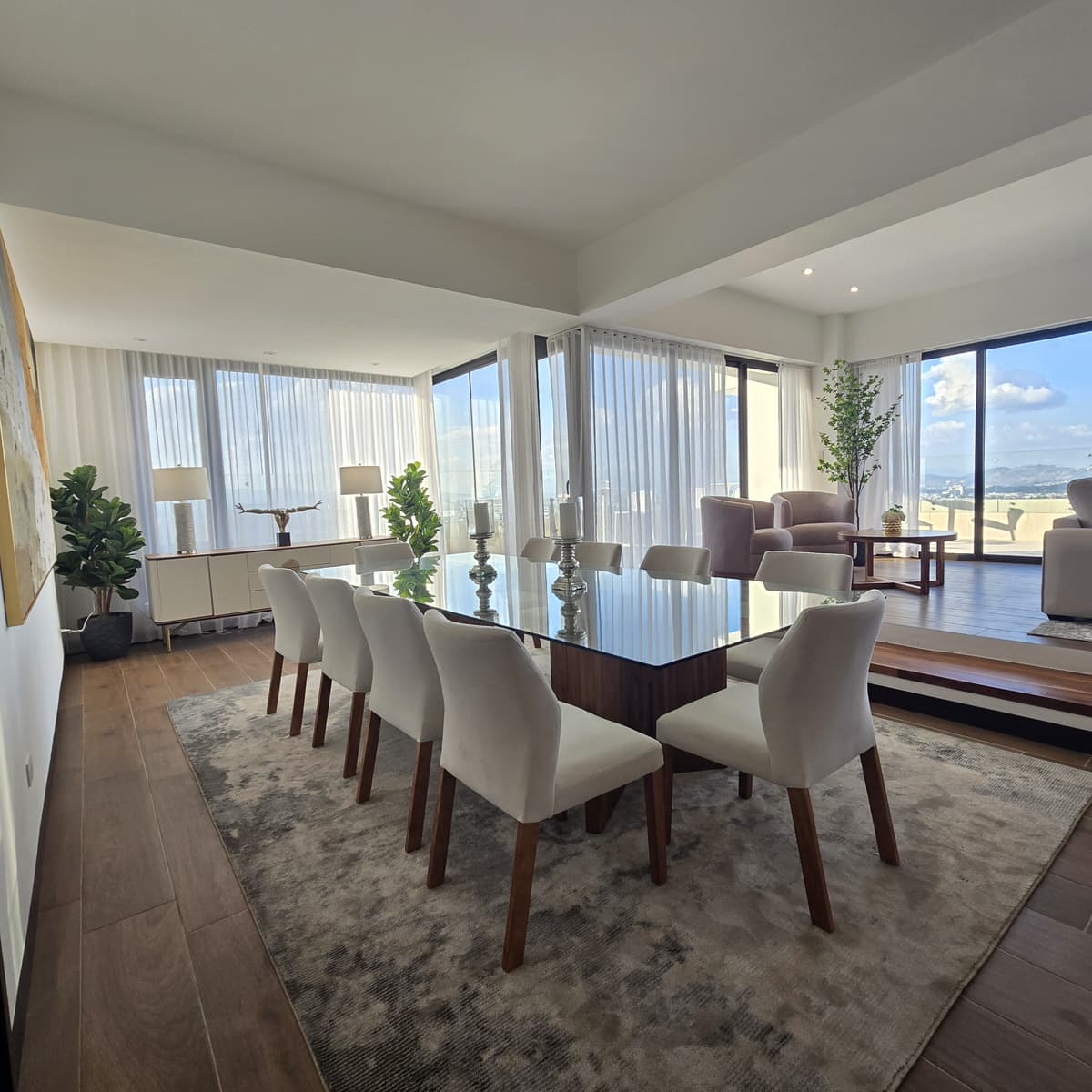 Penthouse de lujo Amueblado en Venta Zona 10 Guatemala - foto 2