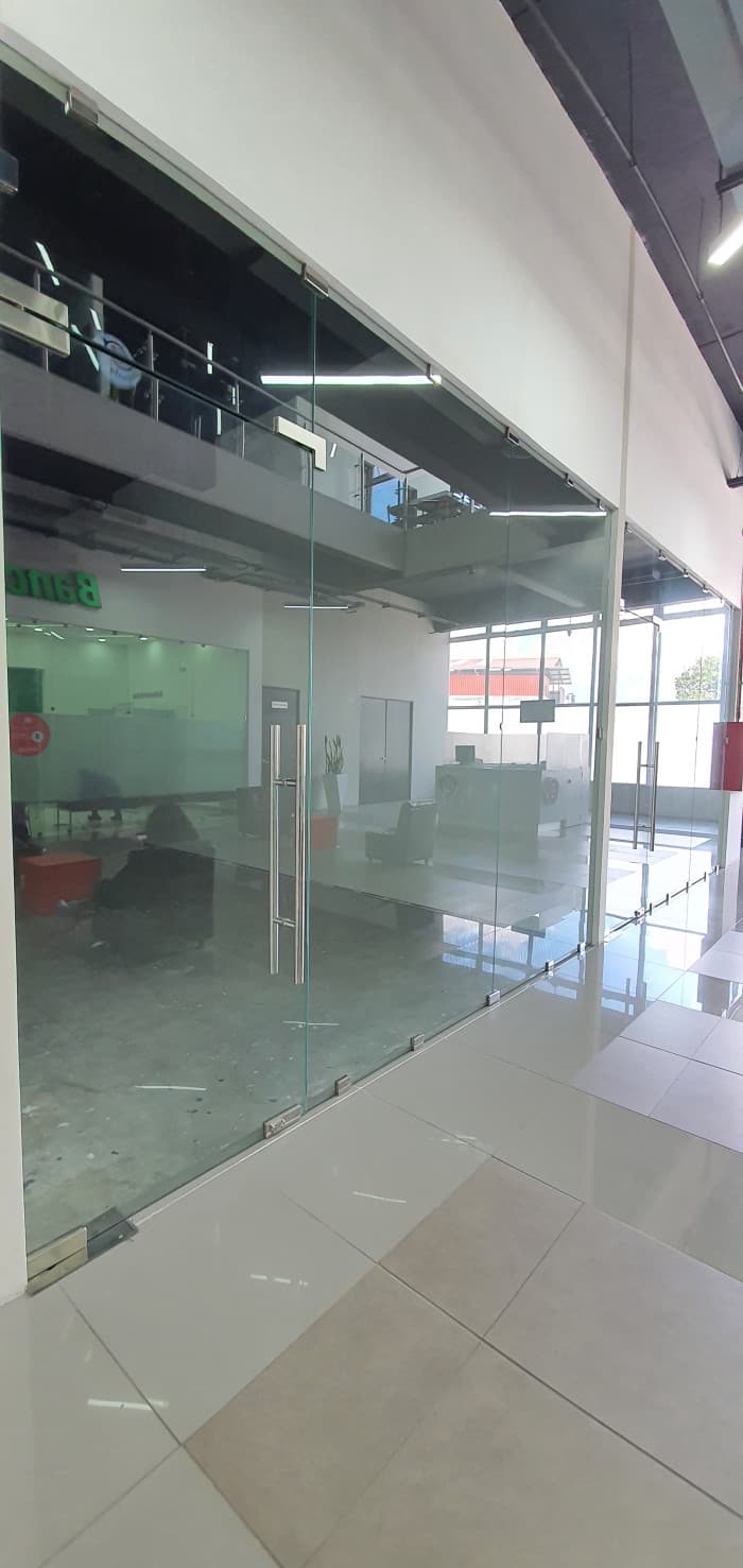 Local Comercial en renta zona 7 Calzada San Juan - foto 2