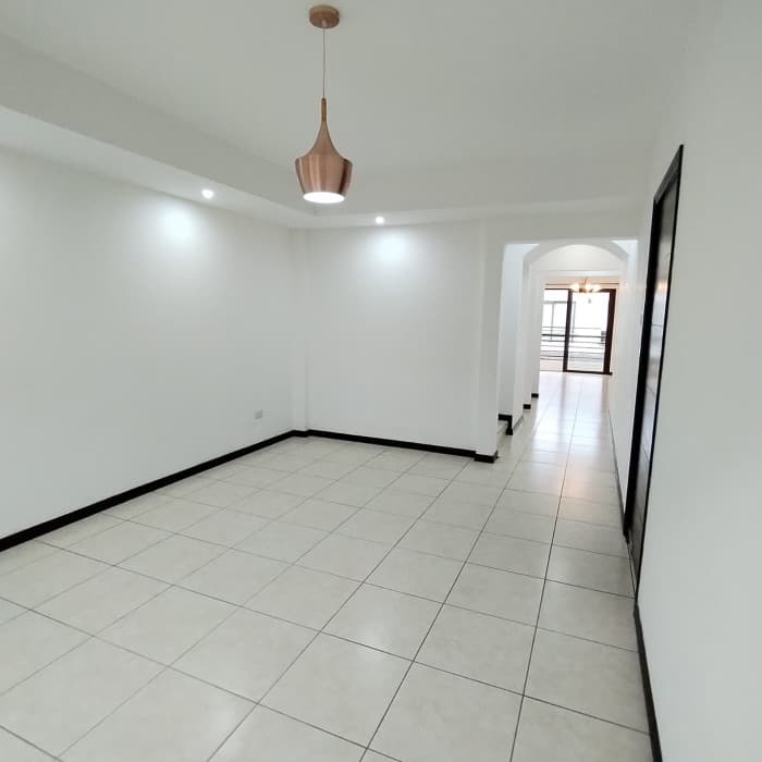 Casa en Venta en Vistas De San Isidro Zona 16 INVERSIÓN - foto 2