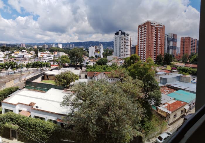Apartamento en Renta en Zona 10 Edificio Verona - foto 2