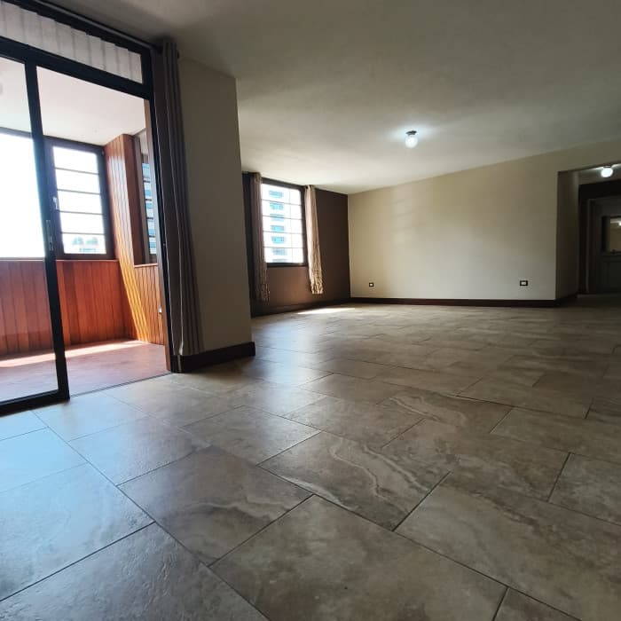 Amplio Apartamento en Renta en zona 10 - foto 3