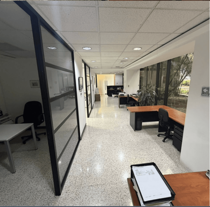Alquiler Oficina en Zona 10 Las Margaritas - foto 4