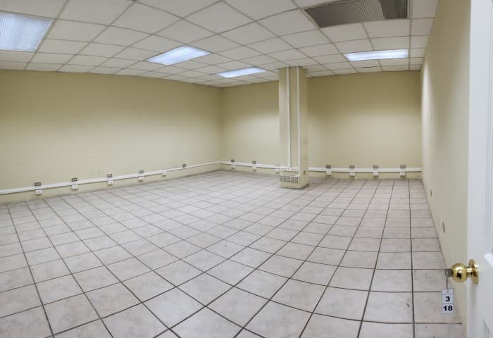 Edificio en alquiler Boulevard Los Próceres Z10! - foto 4