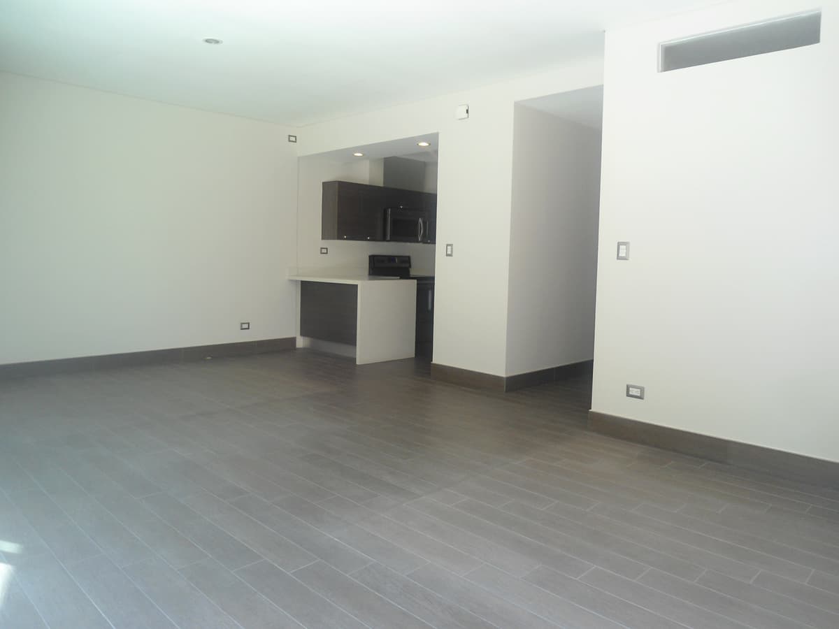 En renta apartamento en Ladera de Florencia zona 10 - foto 2