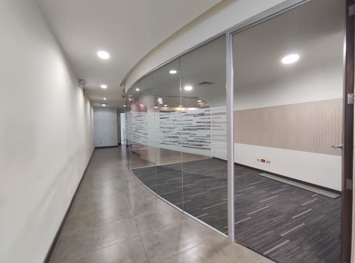 En VENTA OFICINA en Zona Pradera zona 10 Guatemala - foto 3