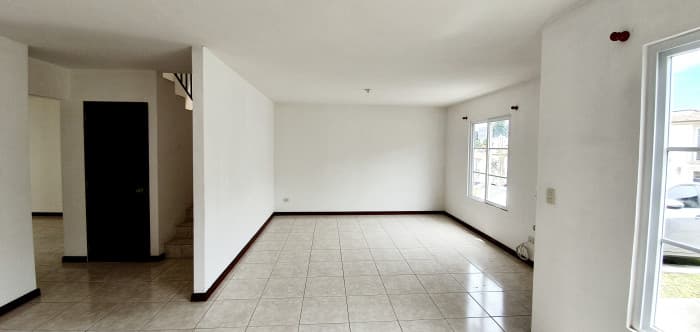 Casa en Venta en Villa Capri Carretera a el Salvador - foto 2