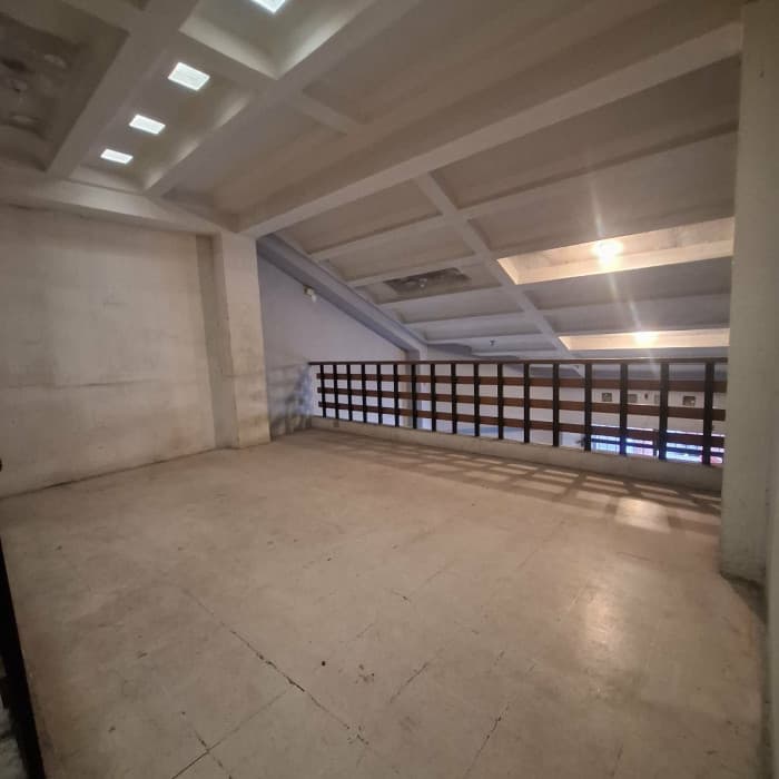 Local en Renta con 96m2 con Mezanine en Zona 10 - foto 4