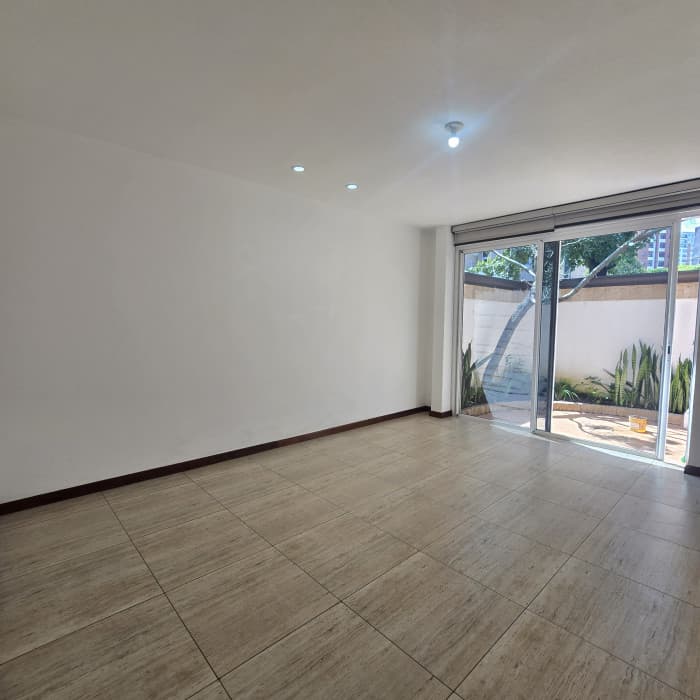 Alquiler hermosa casa en condominio en zona 10 - foto 11